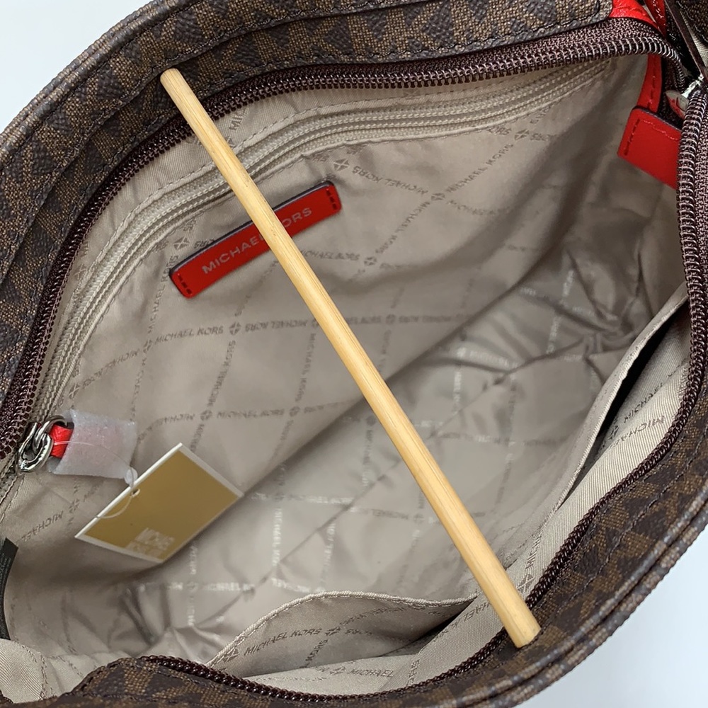 MICHAEL KORS 
Jet Set Travel Large Logo Messenger Bag BRIGHT RED/BROWN SIGNATURE - Picture 12 of 16